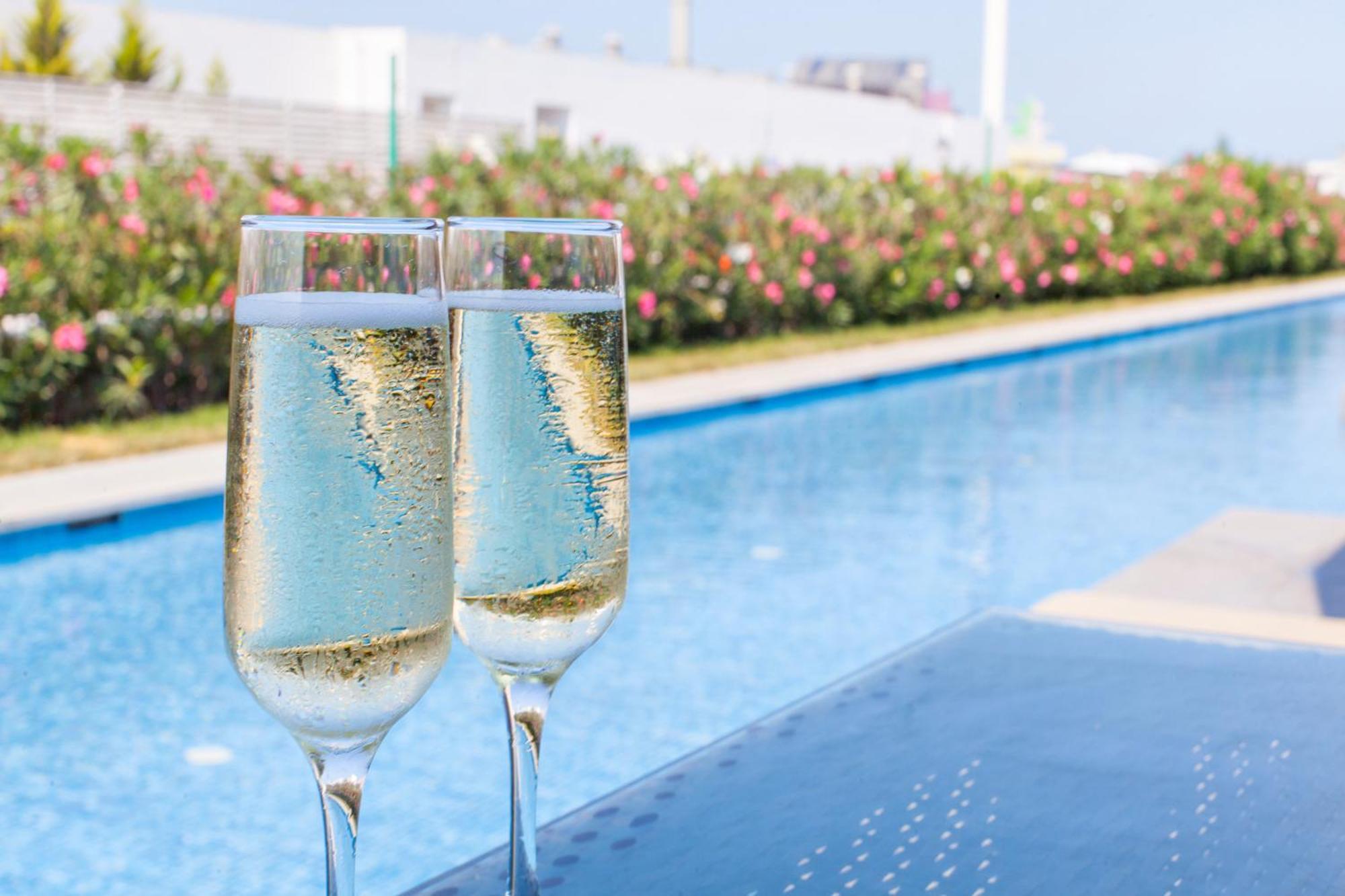 Sea Breeze Resort 나르다란 외부 사진