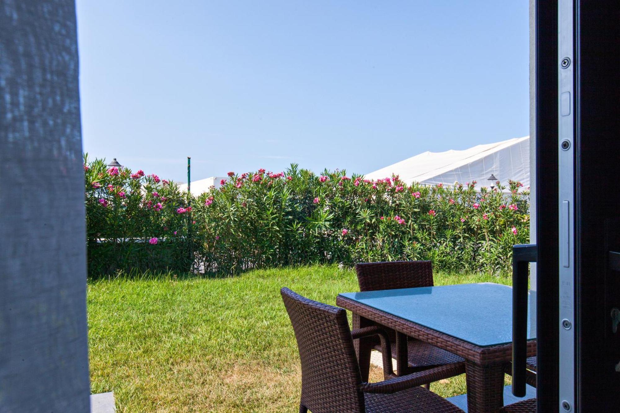 Sea Breeze Resort 나르다란 외부 사진